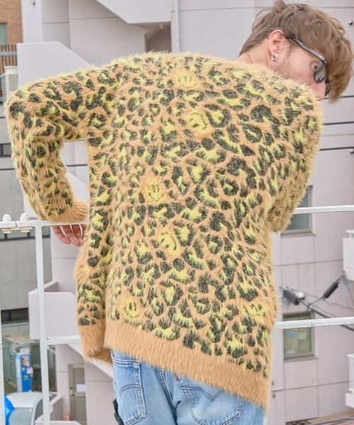 STUD MUFFIN（スタッドマフィン）の「mcg3476-フェザーヤーン レオパード スマイル ジャガード カーディガン（カーディガン/ボレロ・メンズ・ホワイト/ベージュ・4/3/2）」の2枚目の写真