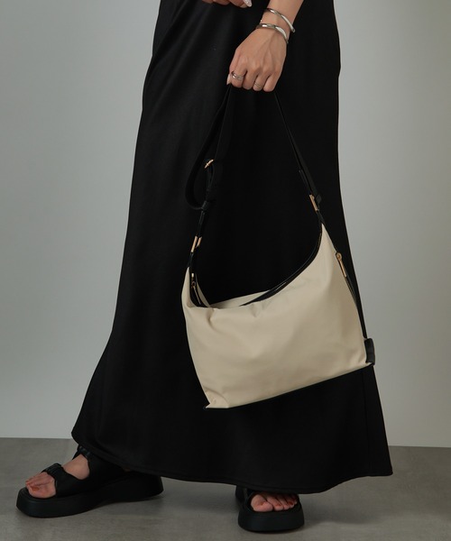 MIAN （ミアン）の「【MIAN】ナイロンショルダーバッグ / 2241-158-1（ショルダーバッグ・レディース・ブラック/ホワイト・FREE）」の12枚目の写真