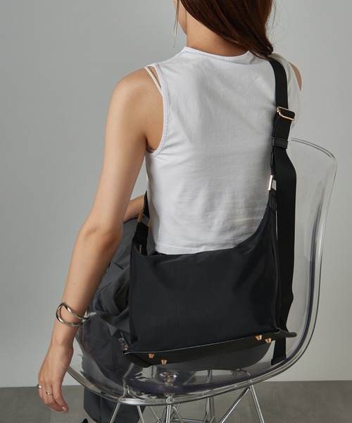 MIAN （ミアン）の「【MIAN】ナイロンショルダーバッグ / 2241-158-1（ショルダーバッグ・レディース・ブラック/ホワイト・FREE）」の3枚目の写真