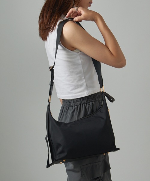 MIAN （ミアン）の「【MIAN】ナイロンショルダーバッグ / 2241-158-1（ショルダーバッグ・レディース・ブラック/ホワイト・FREE）」の5枚目の写真