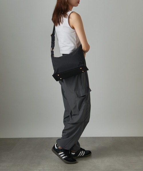MIAN （ミアン）の「【MIAN】ナイロンショルダーバッグ / 2241-158-1（ショルダーバッグ・レディース・ブラック/ホワイト・FREE）」の8枚目の写真