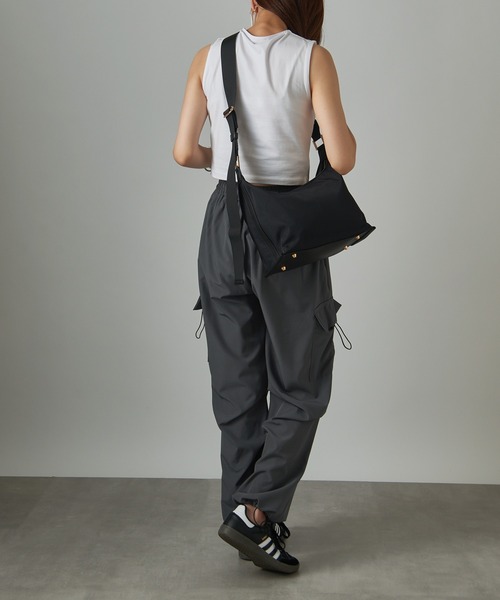 MIAN （ミアン）の「【MIAN】ナイロンショルダーバッグ / 2241-158-1（ショルダーバッグ・レディース・ブラック/ホワイト・FREE）」の9枚目の写真