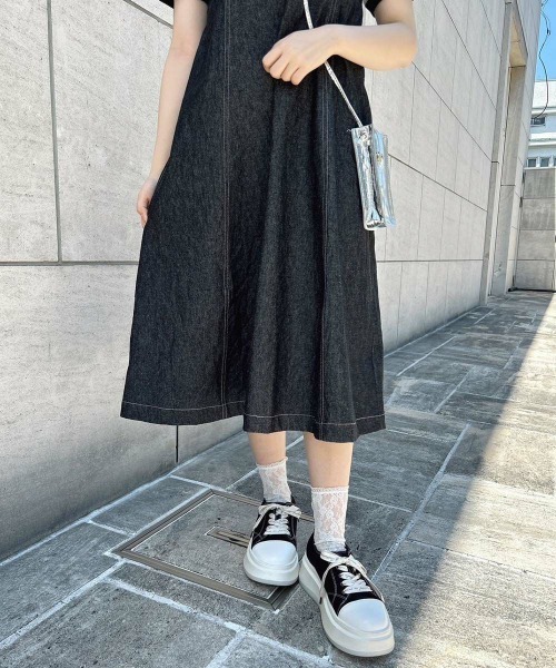 F i.n.t（フィント）の「プチリボンデニムキャミワンピース/fint（ワンピース・レディース・オフホワイト/ブラック・FREE）」の3枚目の写真