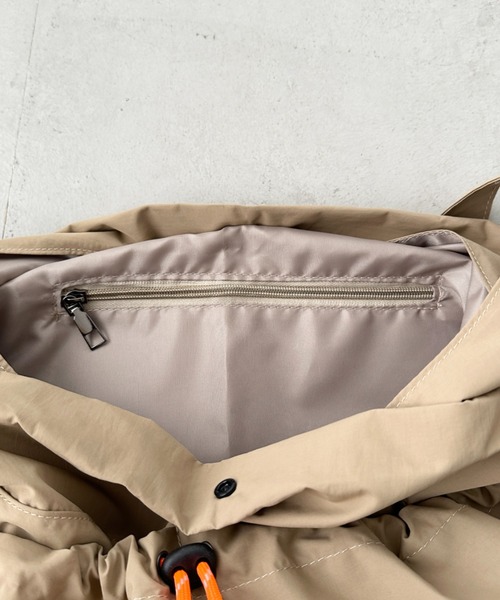 CLEA(クレア)の「【A4サイズ対応】ドローコードナイロンショルダーバッグ(ショルダーバッグ・レディース・ブラック/ベージュ・FREE)」の17枚目の写真