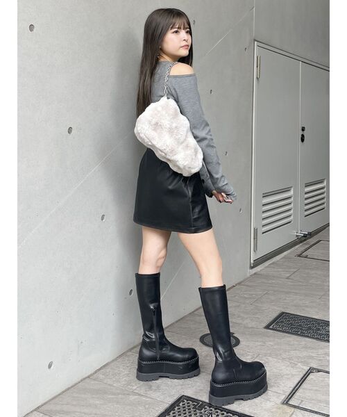 MURUA（ムルーア）の「2WAYフェイクファーバッグ（ハンドバッグ・レディース・ベージュ/ブルー・FREE）」の5枚目の写真