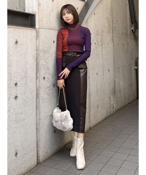 MURUA（ムルーア）の「2WAYフェイクファーバッグ（ハンドバッグ・レディース・ベージュ/ブルー・FREE）」の3枚目の写真