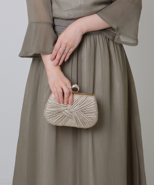 Lace Ladies(レースレディース)の「ビジューリング付き ラメ ギャザー 2WAY コンパクト バッグ(クラッチバッグ・レディース・シルバー/ブラック/ベージュ・FREE)」の4枚目の写真