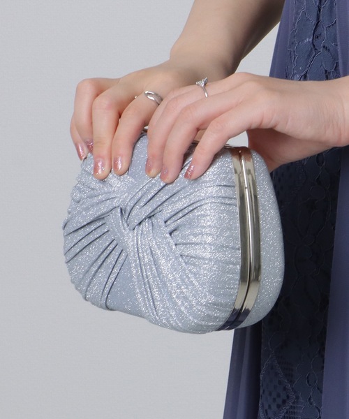Lace Ladies(レースレディース)の「ビジューリング付き ラメ ギャザー 2WAY コンパクト バッグ(クラッチバッグ・レディース・シルバー/ブラック/ベージュ・FREE)」の11枚目の写真