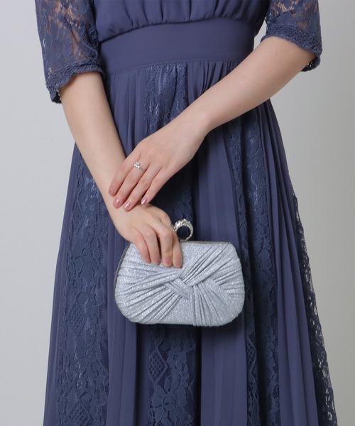Lace Ladies(レースレディース)の「ビジューリング付き ラメ ギャザー 2WAY コンパクト バッグ(クラッチバッグ・レディース・シルバー/ブラック/ベージュ・FREE)」の14枚目の写真