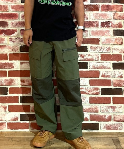 RODEO CROWNS WIDE BOWL（ロデオクラウンズワイドボウル）の「utility ワイドパンツ（カーゴパンツ・メンズ・カーキ/ブラック/マスタード・MEDIUM/LARGE）」の2枚目の写真
