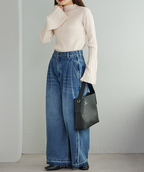 PUAL CE CIN（ピュアルセシン）の「フレアスリーブハイネック