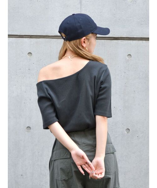 Ungrid(アングリッド)の「ワンショルテレコTee(Tシャツ/カットソー・レディース・オレンジ/オフホワイト/チャコールグレー・FREE)」の10枚目の写真