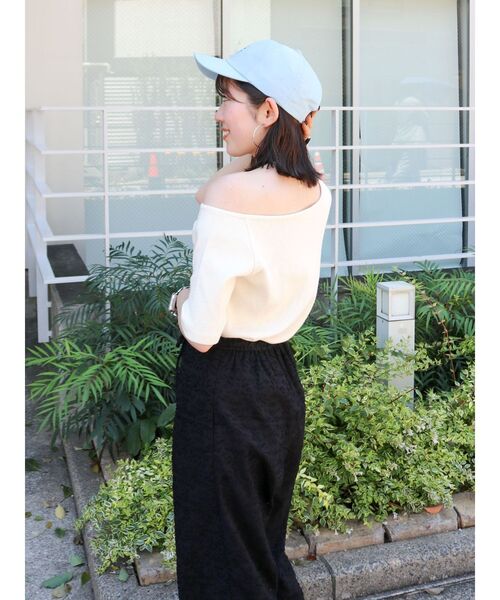 Ungrid(アングリッド)の「ワンショルテレコTee(Tシャツ/カットソー・レディース・オレンジ/オフホワイト/チャコールグレー・FREE)」の15枚目の写真