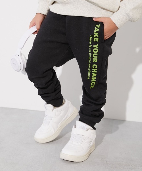 devirock(デビロック)の「デビラボ プリント 裏起毛 パンツ(その他パンツ・キッズ・ブラック系5/グレー系その他/ブラック系6/ブラック系7/ブラック系8/ブラック系2/ブラック系4/ブラック系/ブラック系1/ブラック系3/ベージュ系/グレー系1/ブラック系9/グレー系2/ブラック系その他2/グレー系3/ブラック系その他・90cm/100cm/110cm/120cm/130cm/140cm/150cm/160cm)」の4枚目の写真