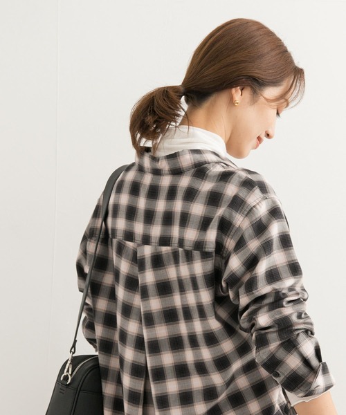 URBAN RESEARCH DOORS（アーバンリサーチドアーズ）の「カシミヤシルク混タートルネックカットソー（Tシャツ/カットソー・レディース・オフホワイト/グレー/ブルー・MEDIUM）」の12枚目の写真