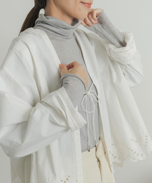 URBAN RESEARCH DOORS（アーバンリサーチドアーズ）の「カシミヤシルク混タートルネックカットソー（Tシャツ/カットソー・レディース・オフホワイト/グレー/ブルー・MEDIUM）」の16枚目の写真