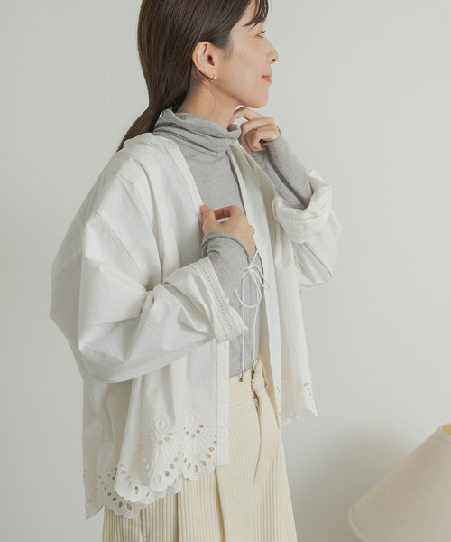 URBAN RESEARCH DOORS（アーバンリサーチドアーズ）の「カシミヤシルク混タートルネックカットソー（Tシャツ/カットソー・レディース・オフホワイト/グレー/ブルー・MEDIUM）」の18枚目の写真