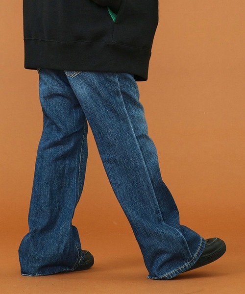 Lee(リー)の「Lee/リー【110-150cm】キッズ フレアーデニムパンツ(デニムパンツ・キッズ・ブルー/ライトインディゴブルー・110/120/130/140/150/160)」の18枚目の写真