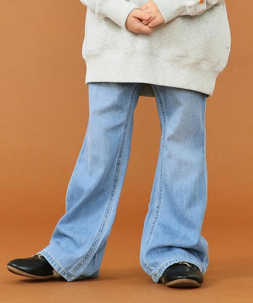 Lee(リー)の「Lee/リー【110-150cm】キッズ フレアーデニムパンツ(デニムパンツ・キッズ・ブルー/ライトインディゴブルー・110/120/130/140/150/160)」の16枚目の写真