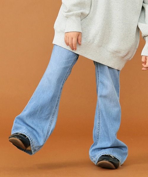 Lee(リー)の「Lee/リー【110-150cm】キッズ フレアーデニムパンツ(デニムパンツ・キッズ・ブルー/ライトインディゴブルー・110/120/130/140/150/160)」の6枚目の写真