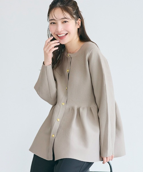 coca（coca）（コカ）の「金ボタン フレアニットカーディガン（カーディガン/ボレロ・レディース・ライトベージュ/ブラック/グレイッシュベージュ・M/L/S）」の3枚目の写真
