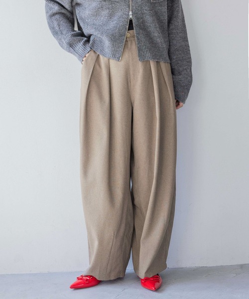 LOWRYS FARM（ローリーズファーム）の「バルーンタックパンツ（その他パンツ・レディース・ライトベージュ/ダークベージュ/ブラック・マルチサイズ）」の5枚目の写真