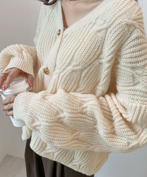 Futier land（フューティアランド）の「上品な大人レディ。ゴールドボタンニットカーディガン（カーディガン/ボレロ・レディース・ブラウン/ボルドー/オフホワイト/チャコールグレー・FREE）」の10枚目の写真