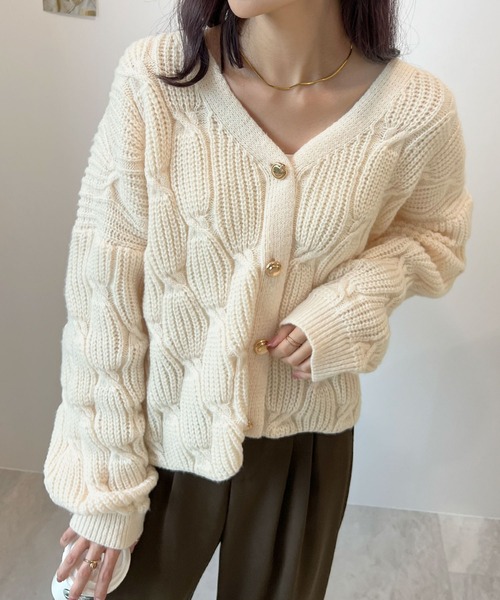 Futier land（フューティアランド）の「上品な大人レディ。ゴールドボタンニットカーディガン（カーディガン/ボレロ・レディース・ブラウン/ボルドー/オフホワイト/チャコールグレー・FREE）」の11枚目の写真