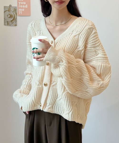 Futier land（フューティアランド）の「上品な大人レディ。ゴールドボタンニットカーディガン（カーディガン/ボレロ・レディース・ブラウン/ボルドー/オフホワイト/チャコールグレー・FREE）」の8枚目の写真