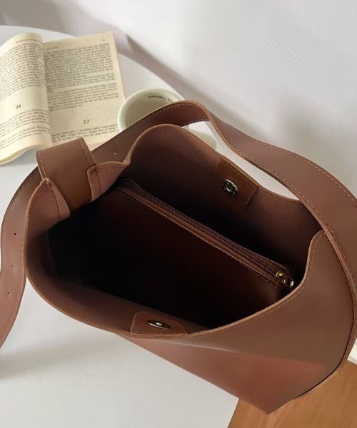 CALIFORNIA OUTFITTERS（カリフォルニア アウトフィッターズ）の「3-9B4 ワンハンドル スクエア ショルダーバッグ A4サイズ 2WAY（ショルダーバッグ・レディース・ブラウン/ブラック・ONESIZE）」の12枚目の写真