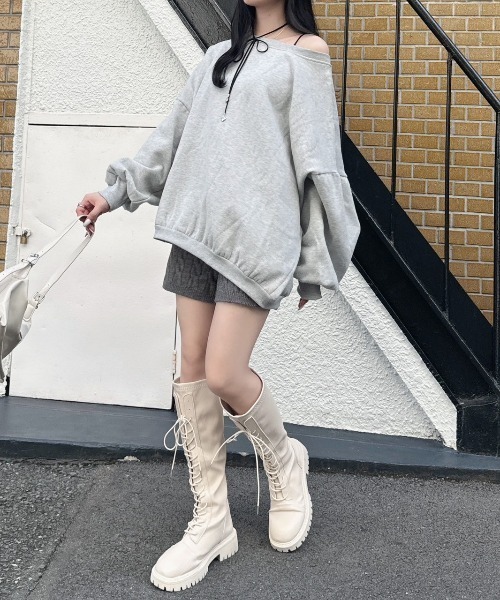 nemne store(ネンネストア)の「《Delfy》オフショルスウェット(スウェット・レディース・グレー・フリー)」の1枚目の写真
