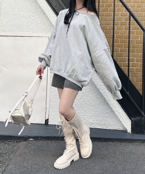 nemne store(ネンネストア)の「《Delfy》オフショルスウェット(スウェット・レディース・グレー・フリー)」の5枚目の写真