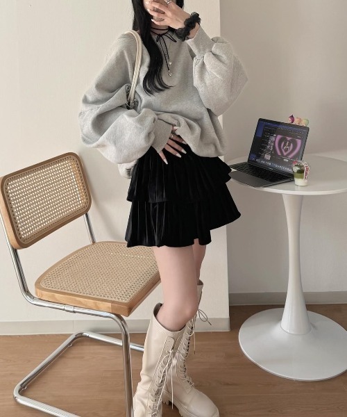 nemne store(ネンネストア)の「《Delfy》オフショルスウェット(スウェット・レディース・グレー・フリー)」の3枚目の写真