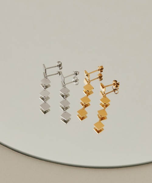 ciite' surgical stainless(シーテサージカルステンレス)の「【 金属アレルギー対応 】 ランバスピアス サージカルステンレス (両耳用)(ピアス(両耳用)・レディース・シルバー/ゴールド・FREE)」の3枚目の写真