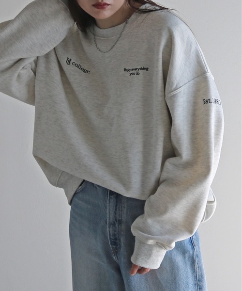 COURO（コウロ）の「テキスト刺繍ルーズシルエットスウェット（スウェット・レディース・グレー系/オートミール/チャコール/ブラック系/ネイビー/ホワイト/グレー系1/ブラック系1・M/L/XL）」の7枚目の写真