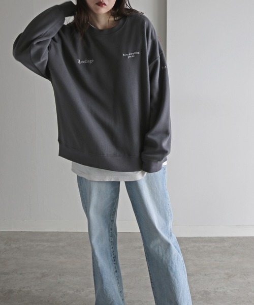 COURO（コウロ）の「テキスト刺繍ルーズシルエットスウェット（スウェット・レディース・グレー系/オートミール/チャコール/ブラック系/ネイビー/ホワイト/グレー系1/ブラック系1・M/L/XL）」の20枚目の写真