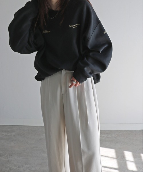 COURO（コウロ）の「テキスト刺繍ルーズシルエットスウェット（スウェット・レディース・グレー系/オートミール/チャコール/ブラック系/ネイビー/ホワイト/グレー系1/ブラック系1・M/L/XL）」の16枚目の写真