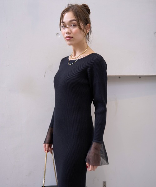 EMMA ROUGE VIF(エマルージュヴィフ)の「【一部店舗限定】リブボートネックヘムフェザーワンピ(ワンピース・レディース・ブラック/アイボリー・36/38)」の13枚目の写真