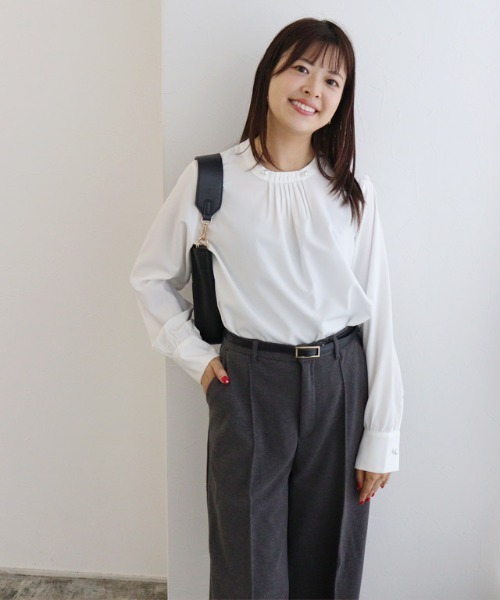 Pierrot(ピエロ)の「パールボタンタックブラウス(シャツ/ブラウス・レディース・ネイビー/オフホワイト・L/M)」の20枚目の写真