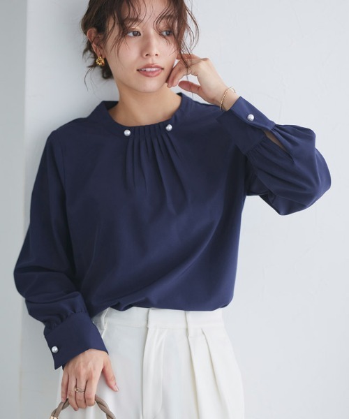 Pierrot(ピエロ)の「パールボタンタックブラウス(シャツ/ブラウス・レディース・ネイビー/オフホワイト・L/M)」の15枚目の写真