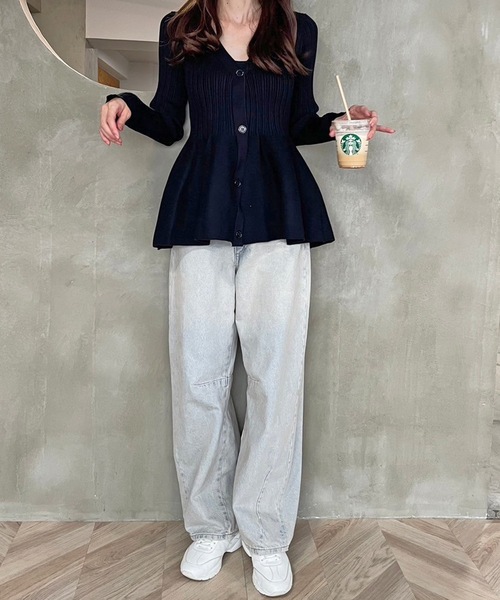Amy(アミィー)の「ペプラムニットカーディガン(カーディガン/ボレロ・レディース・ブラック・LARGE/MEDIUM)」の2枚目の写真