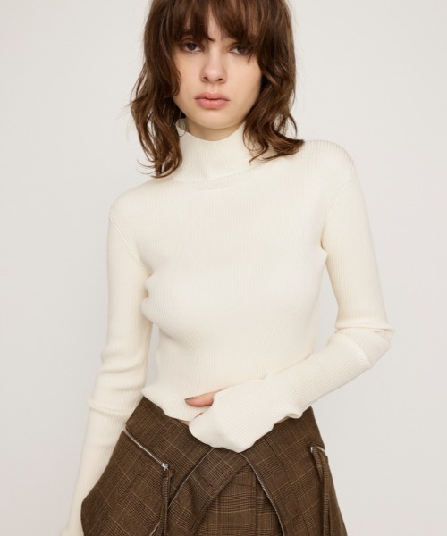 SLY(スライ)の「BASIC HG KNIT TOPS ベーシック ハイゲージ ニット トップス(ニット/セーター・レディース・ブルー/オフホワイト/ブラック/オレンジ/ダークグレー・FREE)」の2枚目の写真