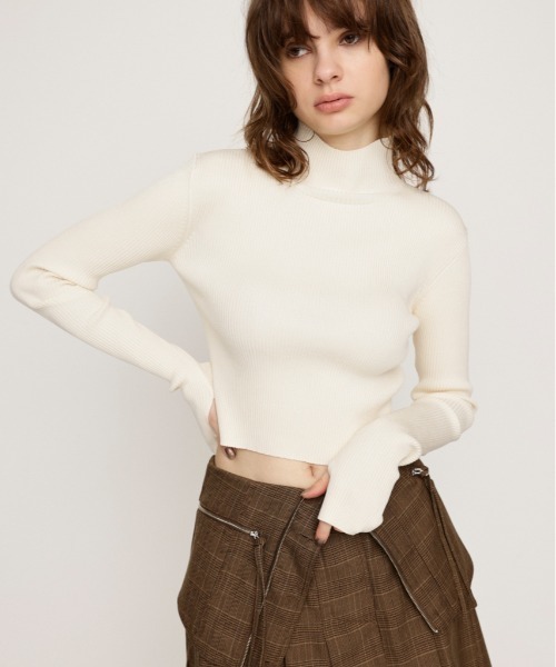 SLY(スライ)の「BASIC HG KNIT TOPS ベーシック ハイゲージ ニット トップス(ニット/セーター・レディース・ブルー/オフホワイト/ブラック/オレンジ/ダークグレー・FREE)」の6枚目の写真