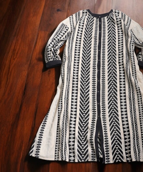 antiqua（アンティカ）の「インド綿シャツワンピース（シャツワンピース・レディース・ブラック/ベージュ・P/R）」の16枚目の写真