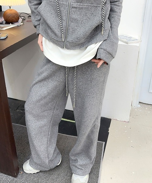 aimoha(アイモハ)の「シンプルデザインジップアップセットアップ(セットアップ・レディース・ベージュ/グレー・MEDIUM/LARGE)」の8枚目の写真