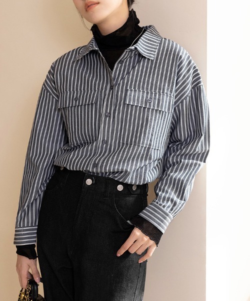 Doux Belle(ドゥーベル)の「ストライプ柄シャツ(シャツ/ブラウス・レディース・ブルー/ホワイト/ネイビー・MEDIUM)」の2枚目の写真