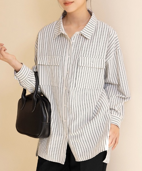 Doux Belle(ドゥーベル)の「ストライプ柄シャツ(シャツ/ブラウス・レディース・ブルー/ホワイト/ネイビー・MEDIUM)」の1枚目の写真