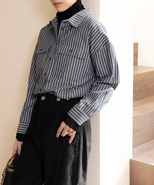 Doux Belle(ドゥーベル)の「ストライプ柄シャツ(シャツ/ブラウス・レディース・ブルー/ホワイト/ネイビー・MEDIUM)」の11枚目の写真