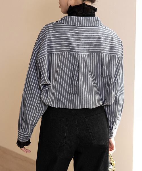 Doux Belle(ドゥーベル)の「ストライプ柄シャツ(シャツ/ブラウス・レディース・ブルー/ホワイト/ネイビー・MEDIUM)」の12枚目の写真