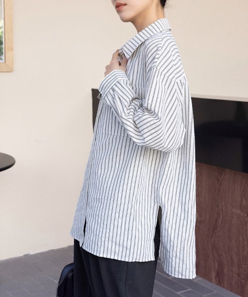 Doux Belle(ドゥーベル)の「ストライプ柄シャツ(シャツ/ブラウス・レディース・ブルー/ホワイト/ネイビー・MEDIUM)」の17枚目の写真